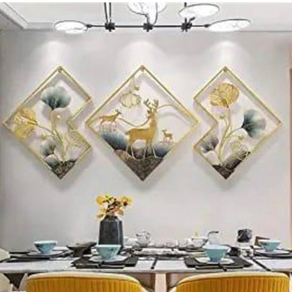 metal  3D wall attest of 3 golden ginkgo leaves with deer wall - Picture 2 of 3